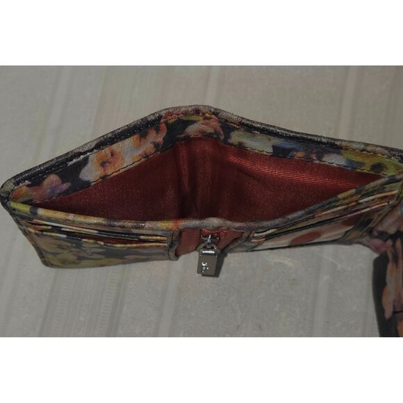 HOBO Tri Fold Compact Floral Leather Kiss Lock & Magnetic Snap - Picture 8 of 10